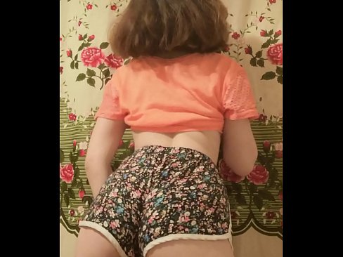 ❤️ Seksega juna bebo demetas sian pantalonon ĉe fotilo ❤️❌ Rusia porno ĉe ni