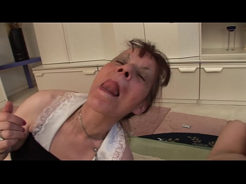 ❤️ Du avinoj kaj unu avo havas triopon ❤️❌ Rusia porno ĉe ni