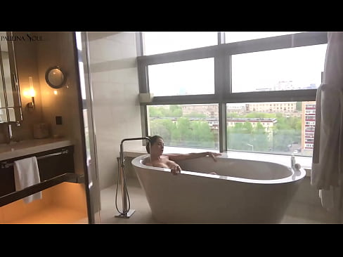 ❤️ Terura bebo Pasie ŝerĉas sian kuzon en la banĉambro ❤️❌ Rusia porno ĉe ni