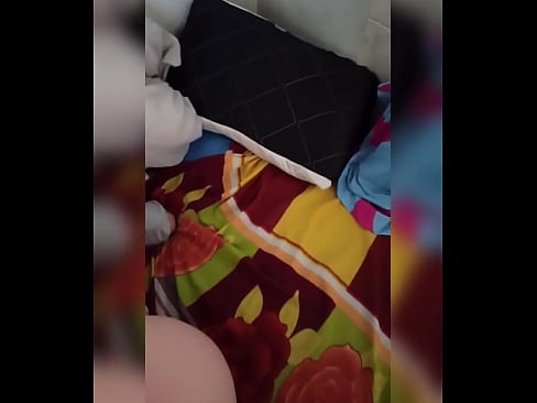 ❤️ Mia kunĉambro restas hejme sola ĉar ŝia edzo ferias kaj mi profitas por fiki ŝin kaj plenigi ŝian pugon per lakto. ❤️❌ Rusia porno ĉe ni