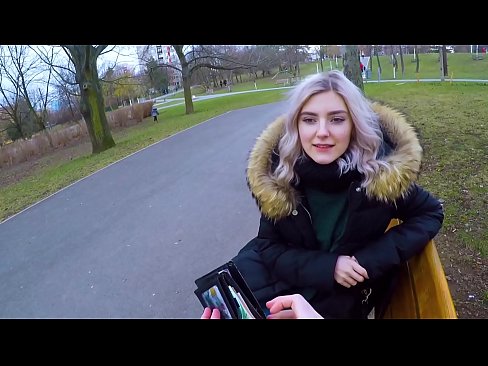 ❤️ Glutas la varman spermon de fremdulo por mono - pimo en la parko de Eva Elfie ❤️❌ Rusia porno ĉe ni